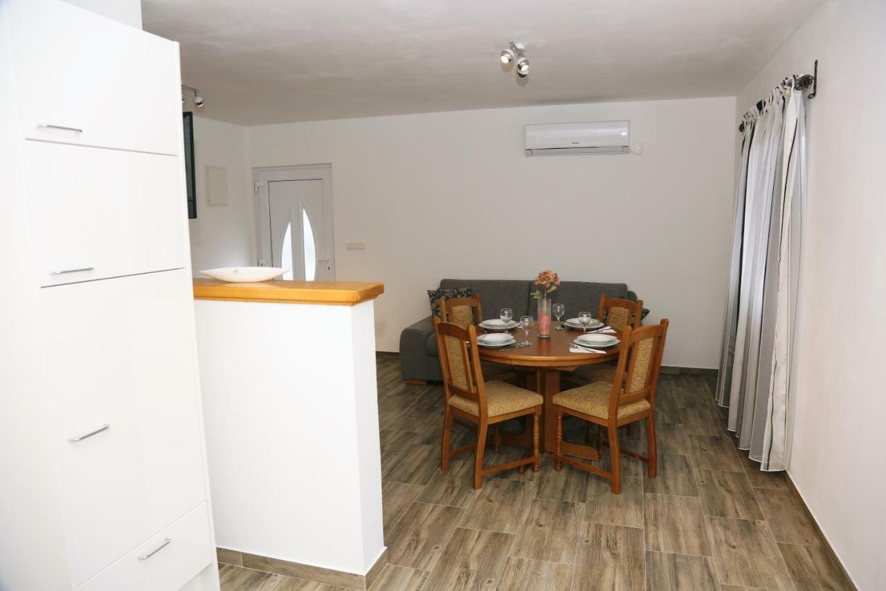 Apartments Tonia Br. 1 زافالاتيكا المظهر الخارجي الصورة